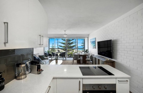 Scarborough Apartment | Sunset Oceanview Family Haven 100m from the beach