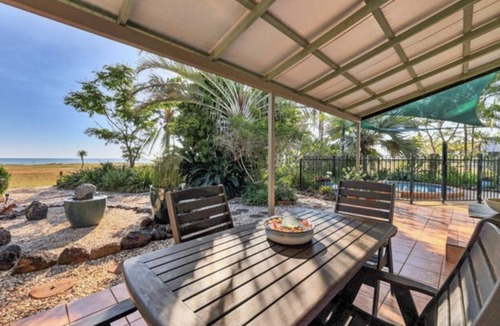 Dundee Beach House | Sunset on Mermaid-Waterfront