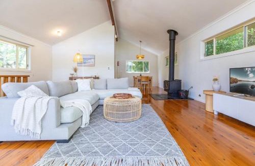 Smiths Lake House | Sunset Palms