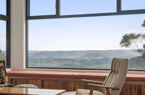 Mount Victoria House | Sunset Retreat in Mount Victoria
