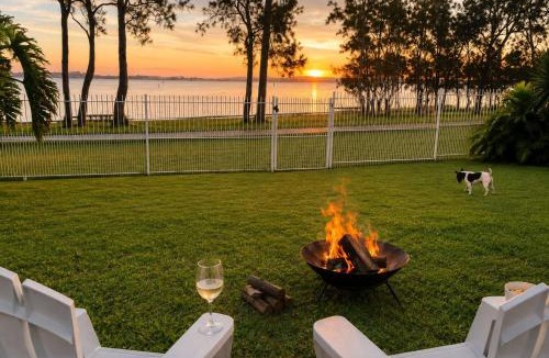 Budgewoi House | Sunset Splash Retreat