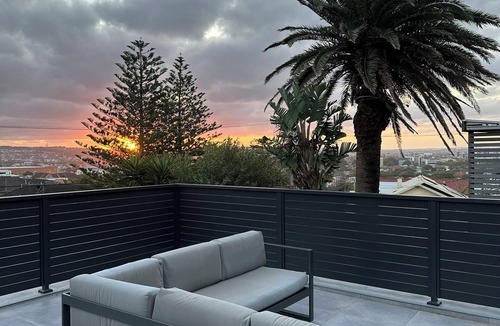 The Hill Apartment | Sunset Stays on The Hill in the heart of Newcastle