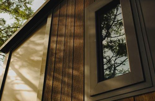 Lovedale Apartment | Sunset Tiny House at Bluebush Estate X by Tiny Away