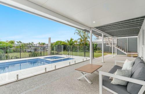 Yamba House | Sunset Waters - Waterfront with Pool - Holiday Yamba
