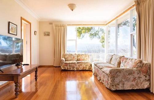 Kings Meadows Apartment | Sunshine 5 mins from City