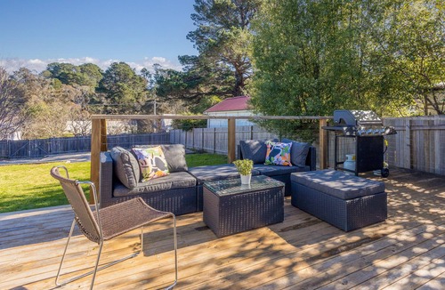 Katoomba Cottage | Sunshine Cottage with private garden, Katoomba