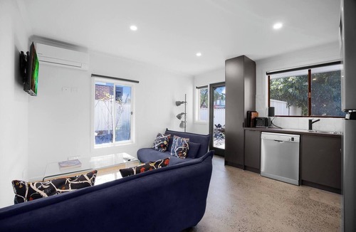 Sunshine North House | Sunshine Family Sophistication