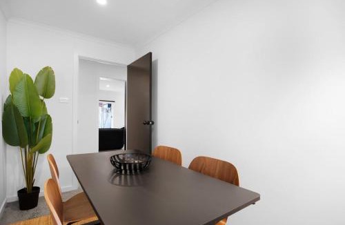 Sunshine North House | Sunshine Family Sophistication