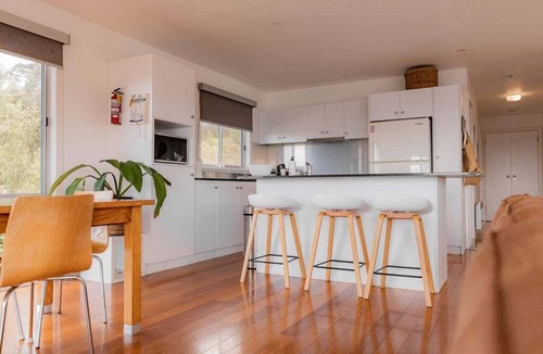 Bicheno House | Suntrap Cove - you and the ocean