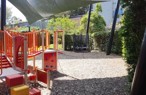 St. Kilda East Apartment | Superb Studio, Great Value in St Kilda East