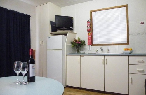 Hamilton Cabin | Superior Family Cabin is self-contained cabin, perfectly suited for families.