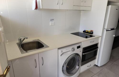 Emu Park Apartment | Superior Studio 20 Endeavour Inn