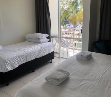 Emu Park Apartment | Superior Studio 20 Endeavour Inn