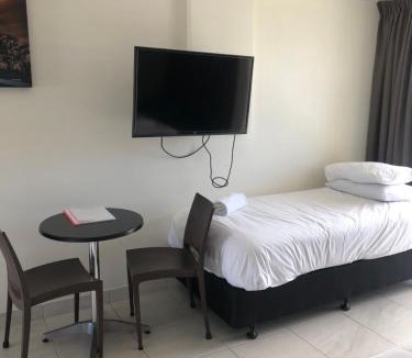 Emu Park Apartment | Superior Studio 20 Endeavour Inn
