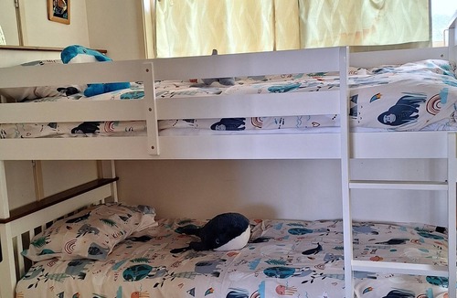 Surf Beach House | Surf Beach Bungalow, pet friendly with breaky