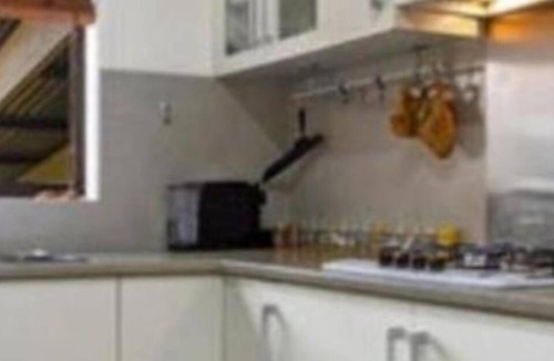 Surf Beach House | Surf Beach Bungalow, pet friendly with breaky
