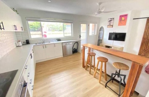 Currumbin Apartment | Surf, Beach, Fishing, Fishing, Relaxing, SUP, paddling, Restaurants, cafes