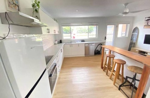 Currumbin Apartment | Surf, Beach, Fishing, Fishing, Relaxing, SUP, paddling, Restaurants, cafes