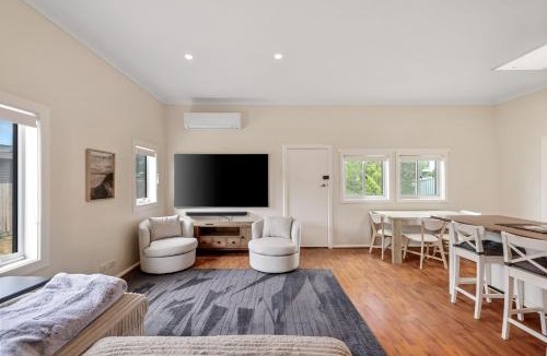 Surf Beach House | Surf Beach Remote Retreat