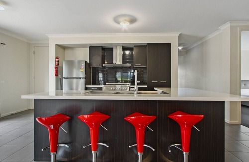 Lakes Entrance House | Surf Court Bliss - Lakes Entrance