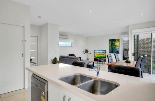 Warrnambool House | Surf Villa