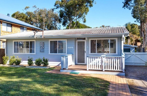 Hawks Nest House | Surfs Up