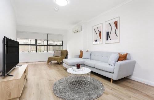 Surry Hills Apartment | Surry Hills l 1 Bedroom Apartment With Parking
