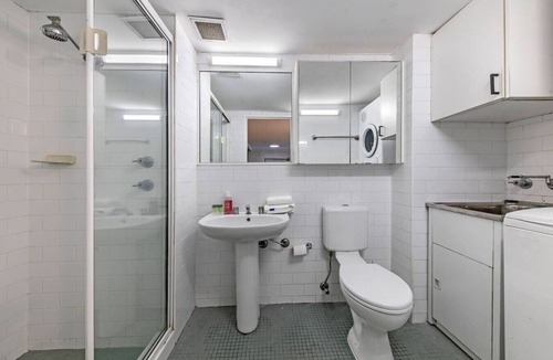 Surry Hills Apartment | Surry Hills Studio with Balcony near Central Station