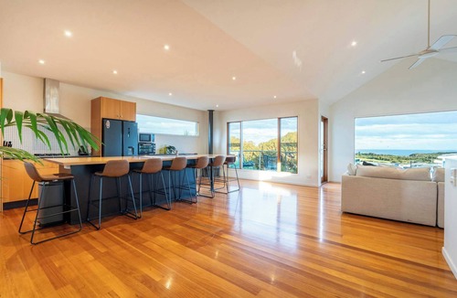 Torquay House | Sweeping Ocean Views