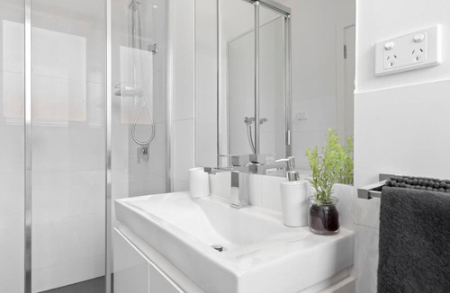 South Yarra Apartment | Sweet Darling by Ready Set Stay- South Yarra