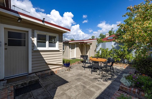 Launceston CBD Cottage | Sweet Dreams Cottage - Wifi, Netflix + Courtyard