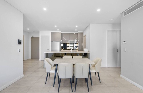 Rosebery Apartment | SYD Rosebery 3BR 083 Apt Close to CBD & Airport