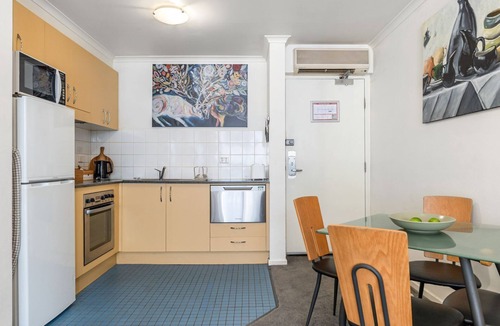 Chippendale Apartment | Sydney City Escape! - Pool, Gym & Parking