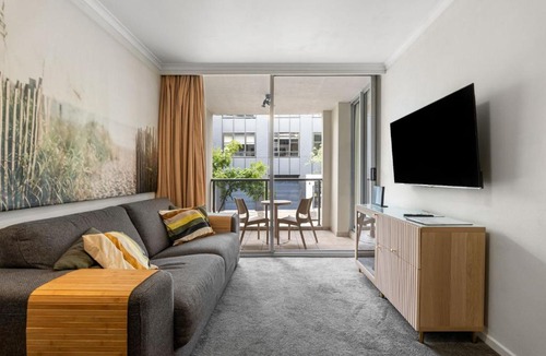 Chippendale Apartment | Sydney City Escape! - Pool, Gym & Parking