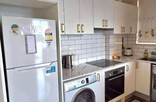 Kirribilli Apartment | Sydney Harbor View-Studio in charming Kirribilli perfect for getaway