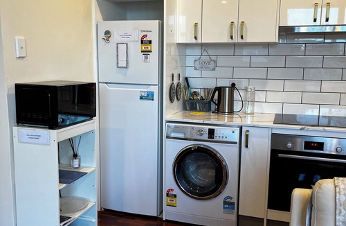 Kirribilli Apartment | Sydney Harbor View-Studio in charming Kirribilli perfect for getaway