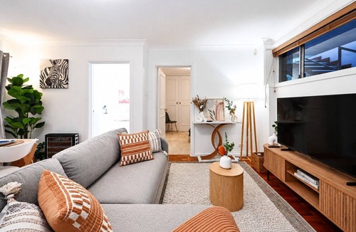 Neutral Bay Apartment | Sydney Leafy retreat,2BDR w/parking, Access to CBD