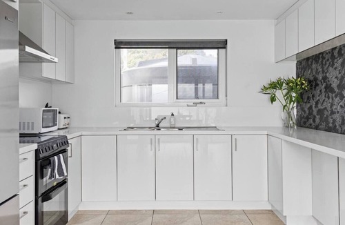 Opossum Bay House | Syrrah Serenity Beachfront Bliss at Opossum Bay