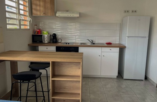 Cayenne Apartment | T2 Comfort Near Beach, University & Rectorat Fiber WiFi & AC