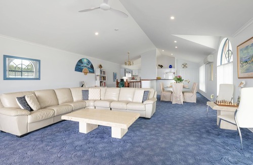 Fingal Bay House | Tah Villa 1, 68 Marine Dr - stunning views, linen and air con