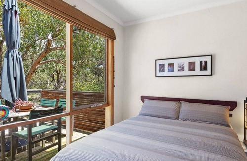 Moggs Creek Cottage | Tajm - Bush Views and a Flat Walk to the Beach