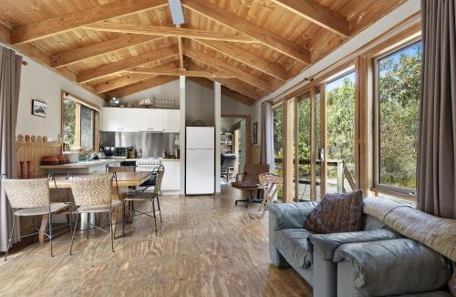 Moggs Creek House | Tajm - BYO Linen