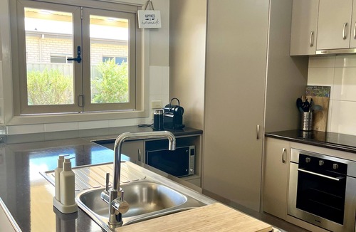 Port Hughes House | Take a break at Sea Esta. Pet Friendly.