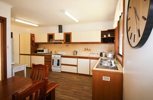 Talbingo House | Talbingo Retreat - Relax, unwind and explore!