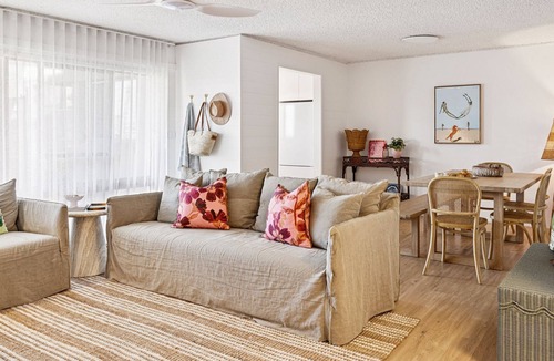 Yamba Apartment | Talinga 1 - Stylish Coastal Apartment Near Main Beach - Holiday Yamba