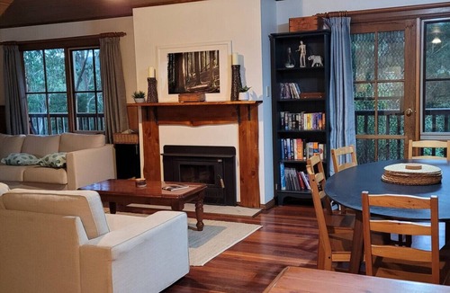 Apollo Bay House | Tall Trees Eco Retreat - Fern Cottage