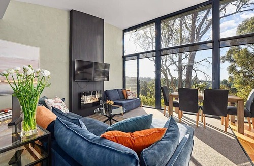 Grindelwald Apartment | Tamar Valley Treetop Retreat