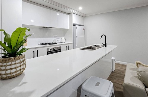 Wagga Wagga House | `Tanderra` Modern Walkable Wagga Townhouse