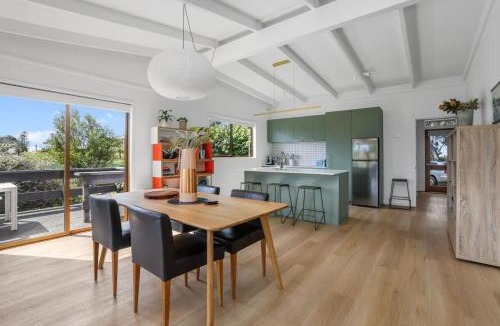 Apollo Bay House | TANES COTTAGE - quiet escape in Apollo Bay