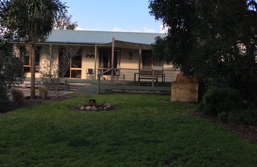 Tarwin Lower House | Tarwin Retreat right by the Tarwin river